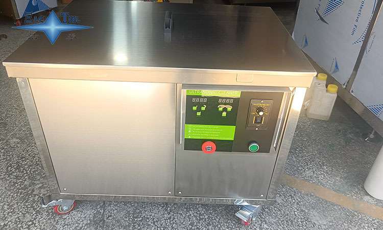 超聲波清洗機(jī)廠家｜潔泰：每天花費(fèi)半小時手工除垢？換它，泡一泡就干凈