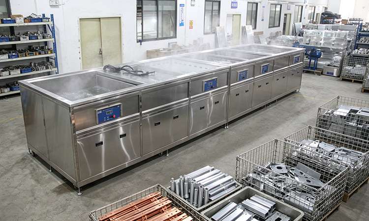 一臺超聲波清洗設備,一站式搞定匯流排、極柱、電芯鋼殼全清洗 一臺超聲波清洗設備,一站式搞定匯流排、極柱、電芯鋼殼全清洗|潔泰